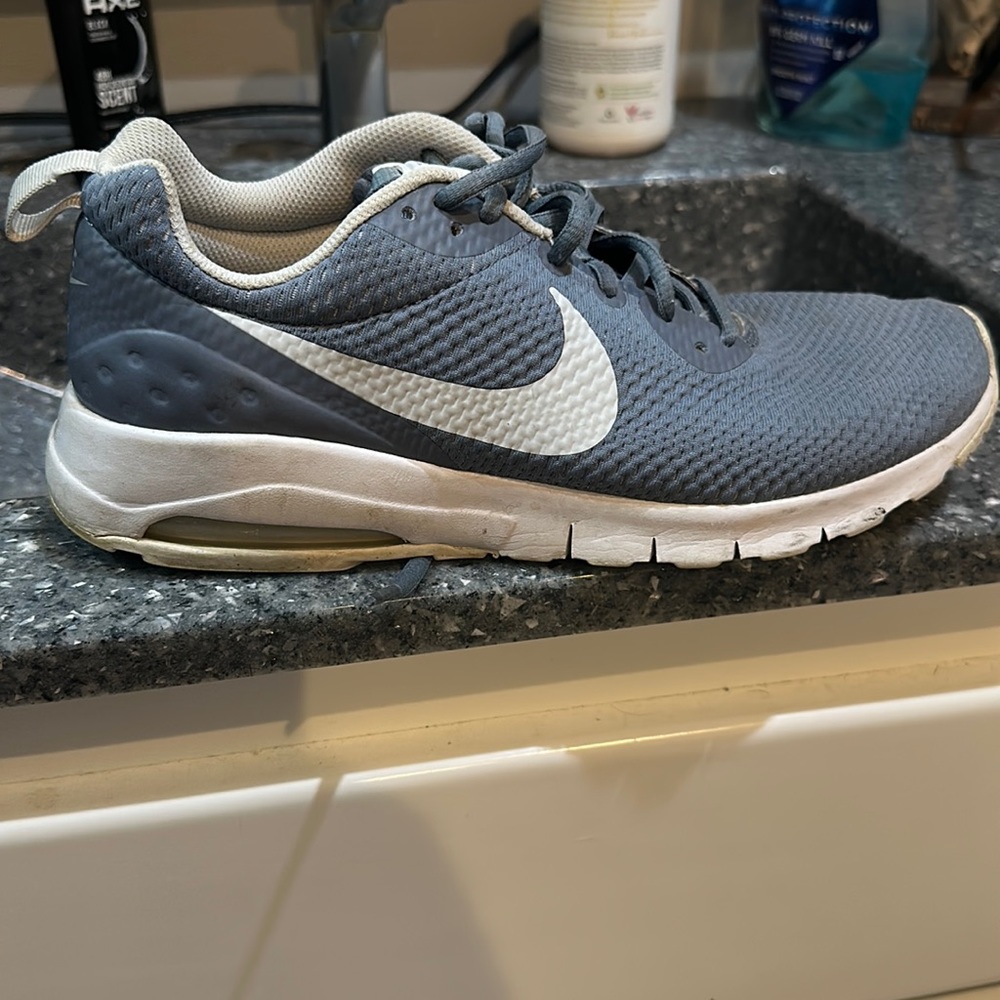 Women’s Nike size 9 worn a handful of times